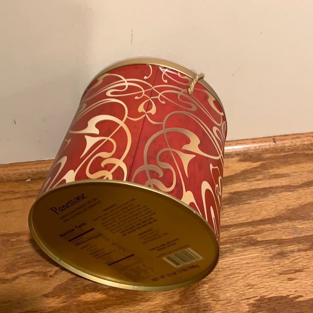 Empty Cookie Box - Picture 8 of 12